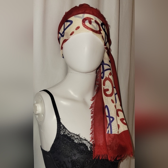 - Gucci long Scarf handmade from Gucci 100%authentic - Picture 7 of 17